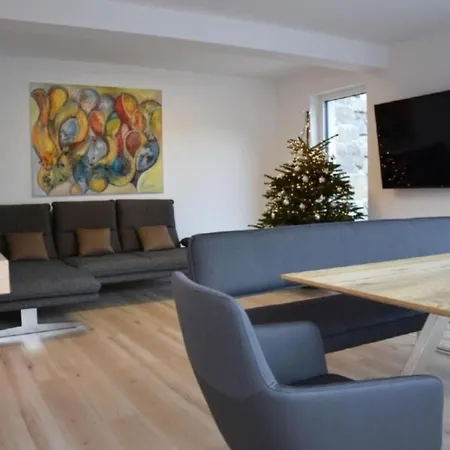 Casa vacanze Charmantes Mit Whirlpool By Interhome Strassen