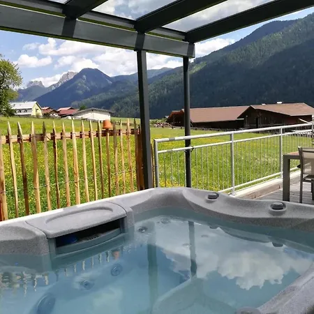 Casa vacanze Charmantes Mit Whirlpool By Interhome